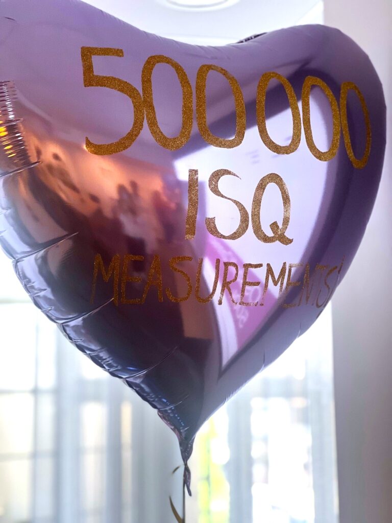 Balloon with text: 500 000 ISQ measurements